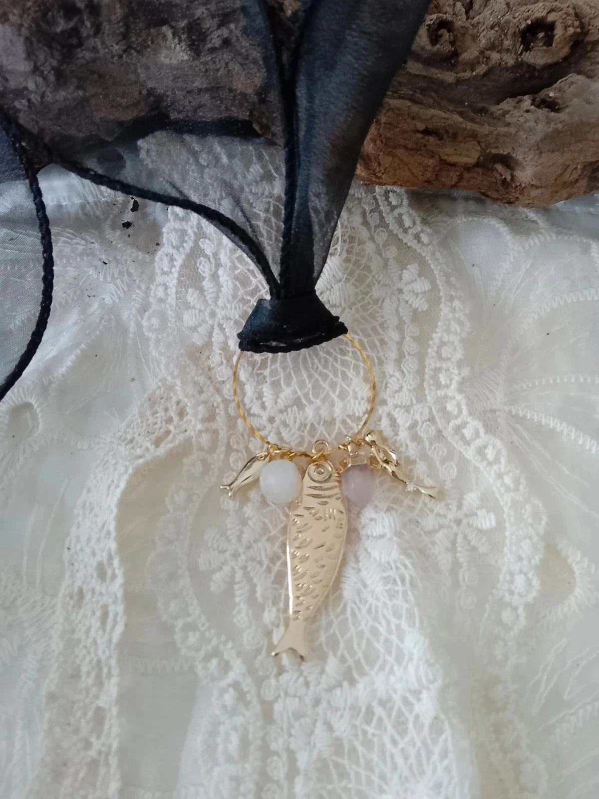 Collier poissons sirène doré pierre naturelle et ruban noir – photo 4